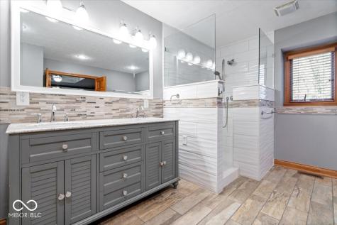 1893 Water Oak Way Avon IN 46123