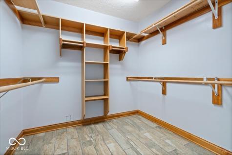 1893 Water Oak Way Avon IN 46123