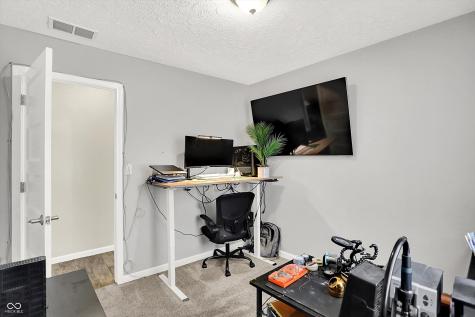 128 Dahlia Lane Indianapolis IN 46217