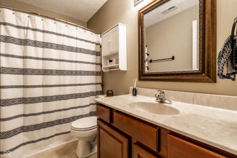 1442 Labrot Court Avon IN 46123