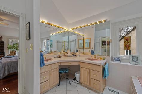 8438 Catamaran Drive Indianapolis IN 46236