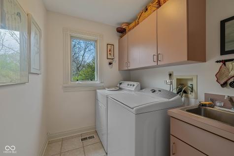8438 Catamaran Drive Indianapolis IN 46236
