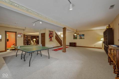 8438 Catamaran Drive Indianapolis IN 46236