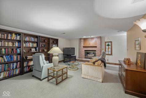 8438 Catamaran Drive Indianapolis IN 46236