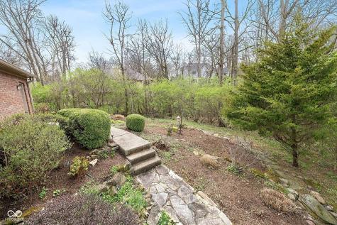 8438 Catamaran Drive Indianapolis IN 46236
