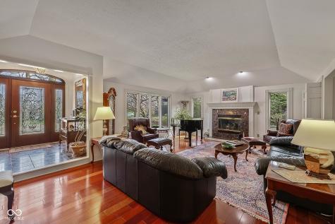 8438 Catamaran Drive Indianapolis IN 46236
