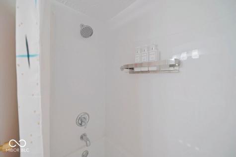 13165 Allisonville Road Fishers IN 46038