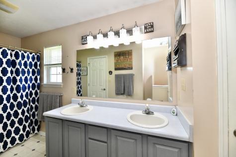 7760 Corsican Circle Avon IN 46123