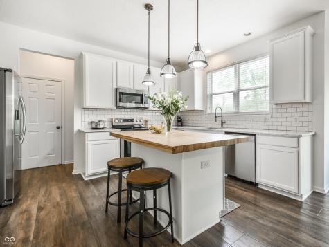 8145 Walden Glen Court Indianapolis IN 46278