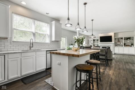 8145 Walden Glen Court Indianapolis IN 46278