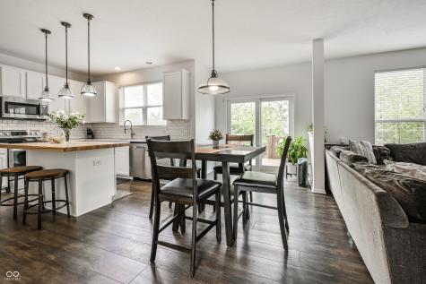 8145 Walden Glen Court Indianapolis IN 46278