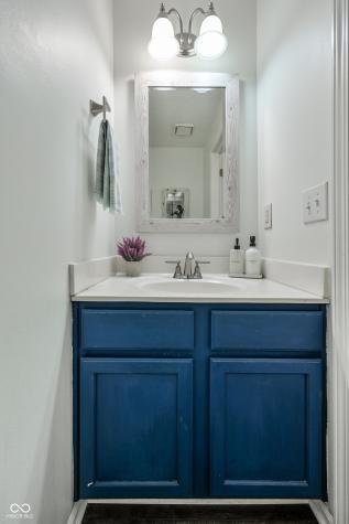 8145 Walden Glen Court Indianapolis IN 46278