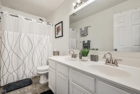 8145 Walden Glen Court Indianapolis IN 46278