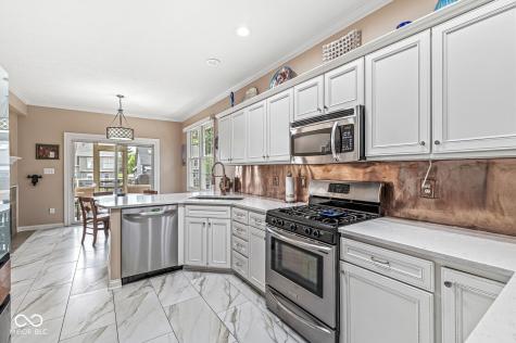 11244 Blackwalnut Point Indianapolis IN 46236