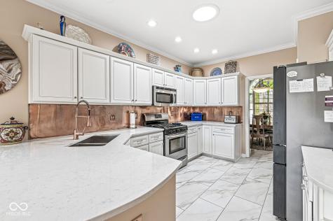 11244 Blackwalnut Point Indianapolis IN 46236