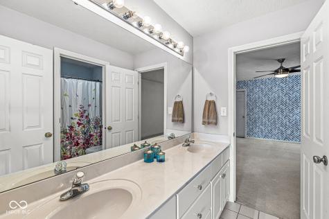 11244 Blackwalnut Point Indianapolis IN 46236