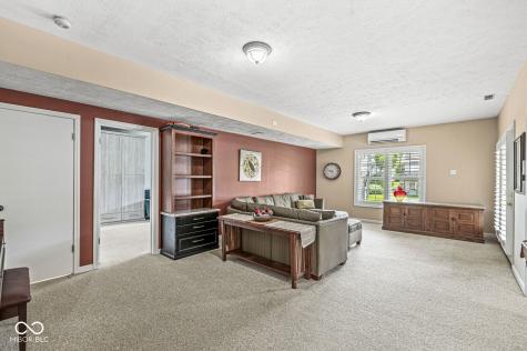 11244 Blackwalnut Point Indianapolis IN 46236
