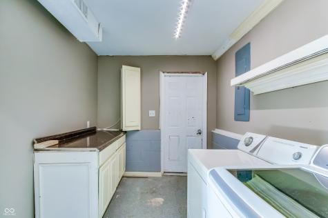 9058 Greenlee Circle Indianapolis IN 46234