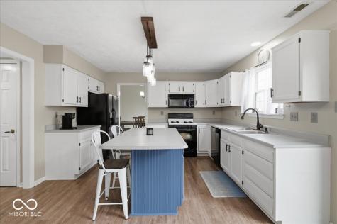 18 Village Parkway Pendleton IN 46064