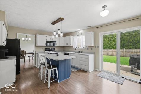 18 Village Parkway Pendleton IN 46064