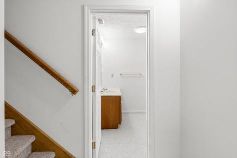 6062 Acorn Drive Columbus IN 47201