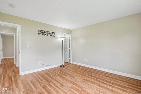 119 Village Green Drive Indianapolis IN 46227