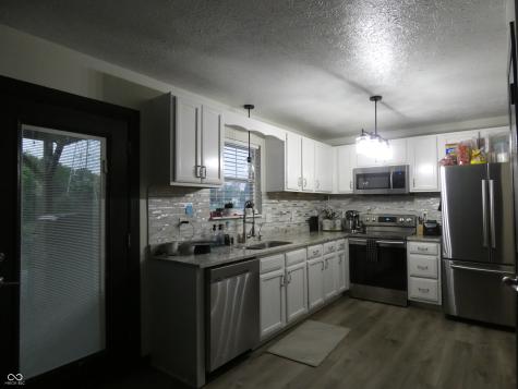6714 Colleens Way Indianapolis IN 46221