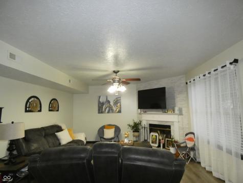 6714 Colleens Way Indianapolis IN 46221