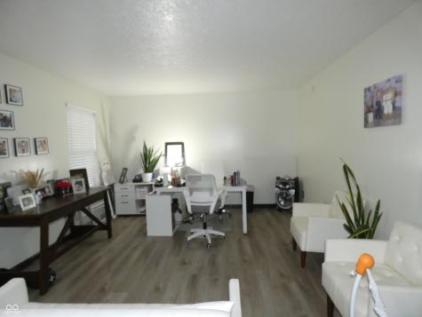 6714 Colleens Way Indianapolis IN 46221