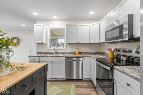 8087 W 300 S Columbus IN 47201