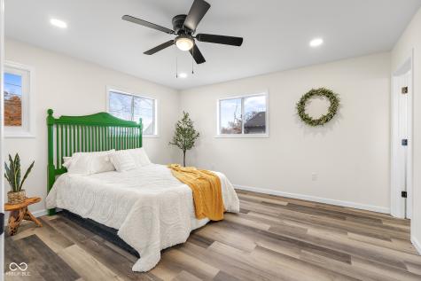 8087 W 300 S Columbus IN 47201