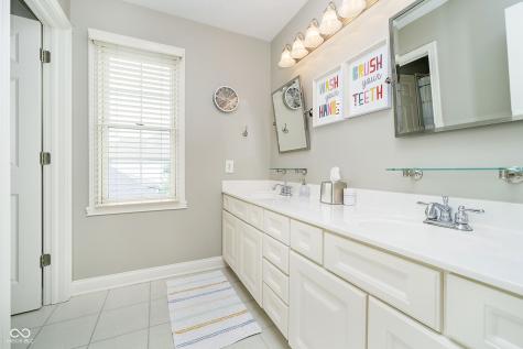 10144 Water Crest Drive Fishers IN 46038