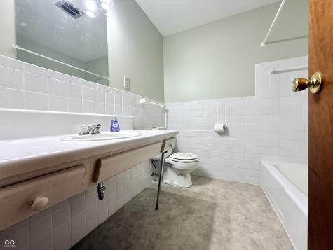 2005 W State Road 32 Crawfordsville IN 47933