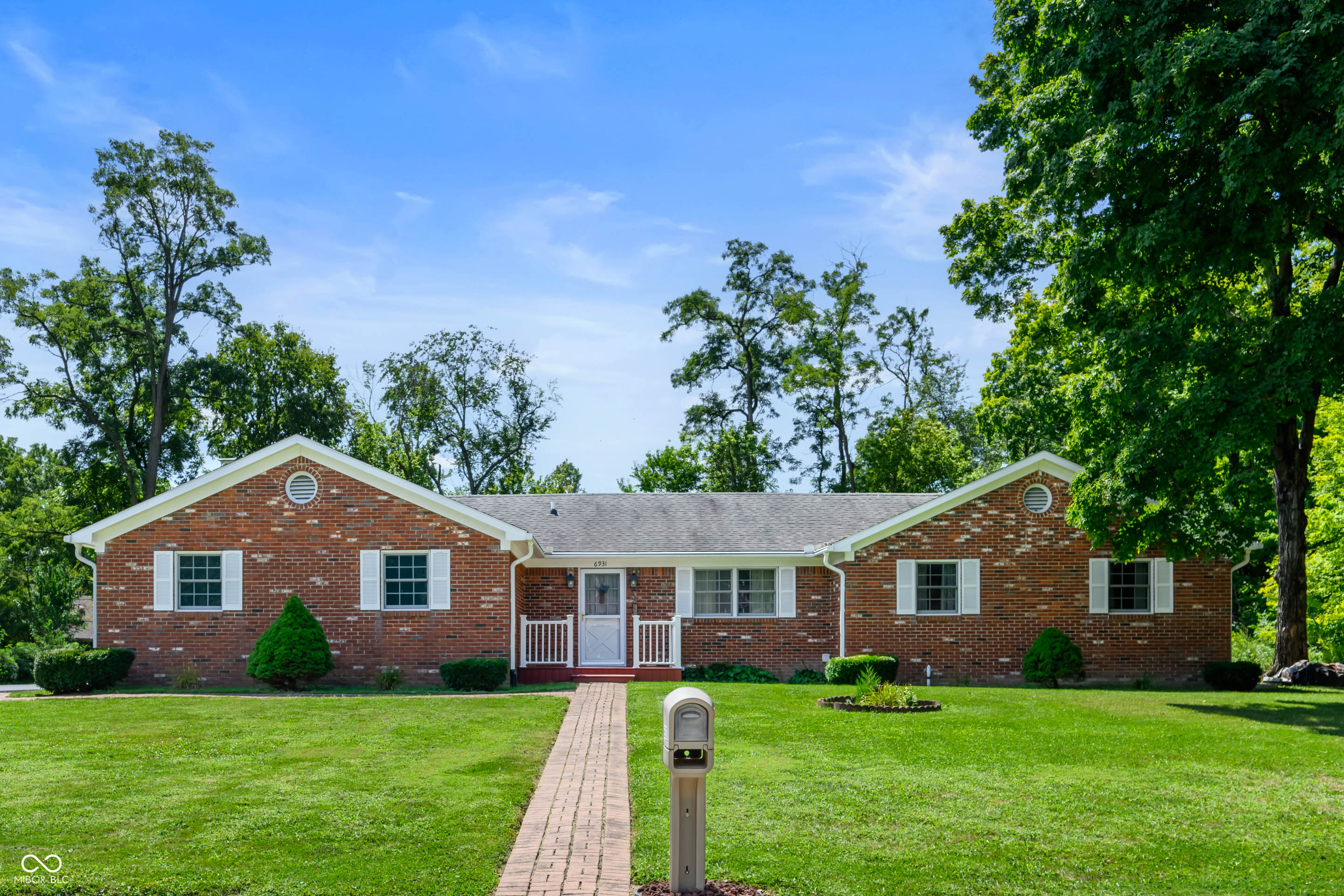 6931 Woodridge Drive Avon IN 46123