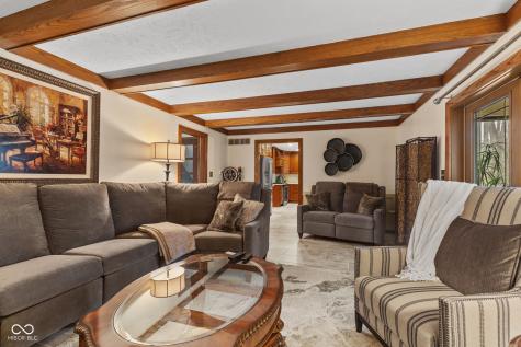 9011 Seabreeze Court Indianapolis IN 46256