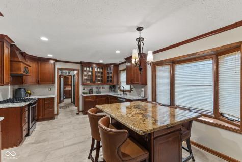 9011 Seabreeze Court Indianapolis IN 46256