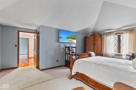 9011 Seabreeze Court Indianapolis IN 46256