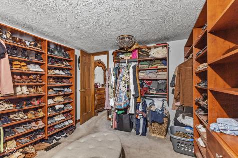 9011 Seabreeze Court Indianapolis IN 46256