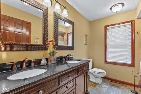 9011 Seabreeze Court Indianapolis IN 46256