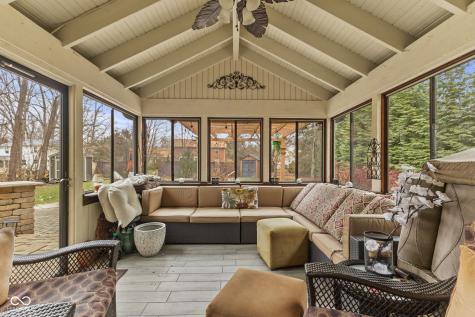 9011 Seabreeze Court Indianapolis IN 46256
