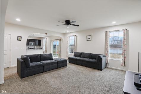 2091 Creek Bank Drive Columbus IN 47201