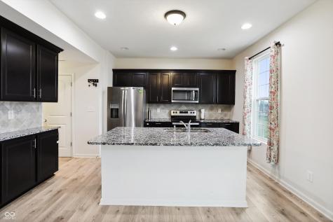 2091 Creek Bank Drive Columbus IN 47201