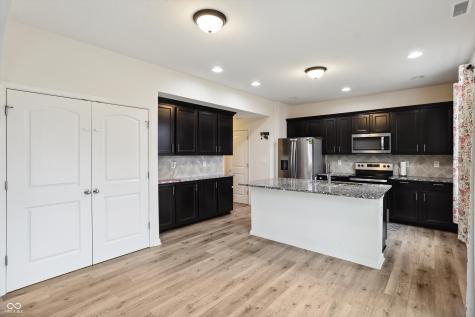 2091 Creek Bank Drive Columbus IN 47201