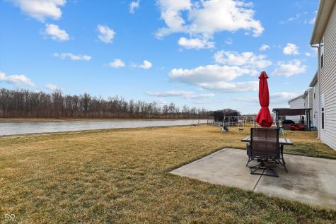 2091 Creek Bank Drive Columbus IN 47201