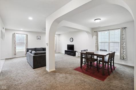 2091 Creek Bank Drive Columbus IN 47201