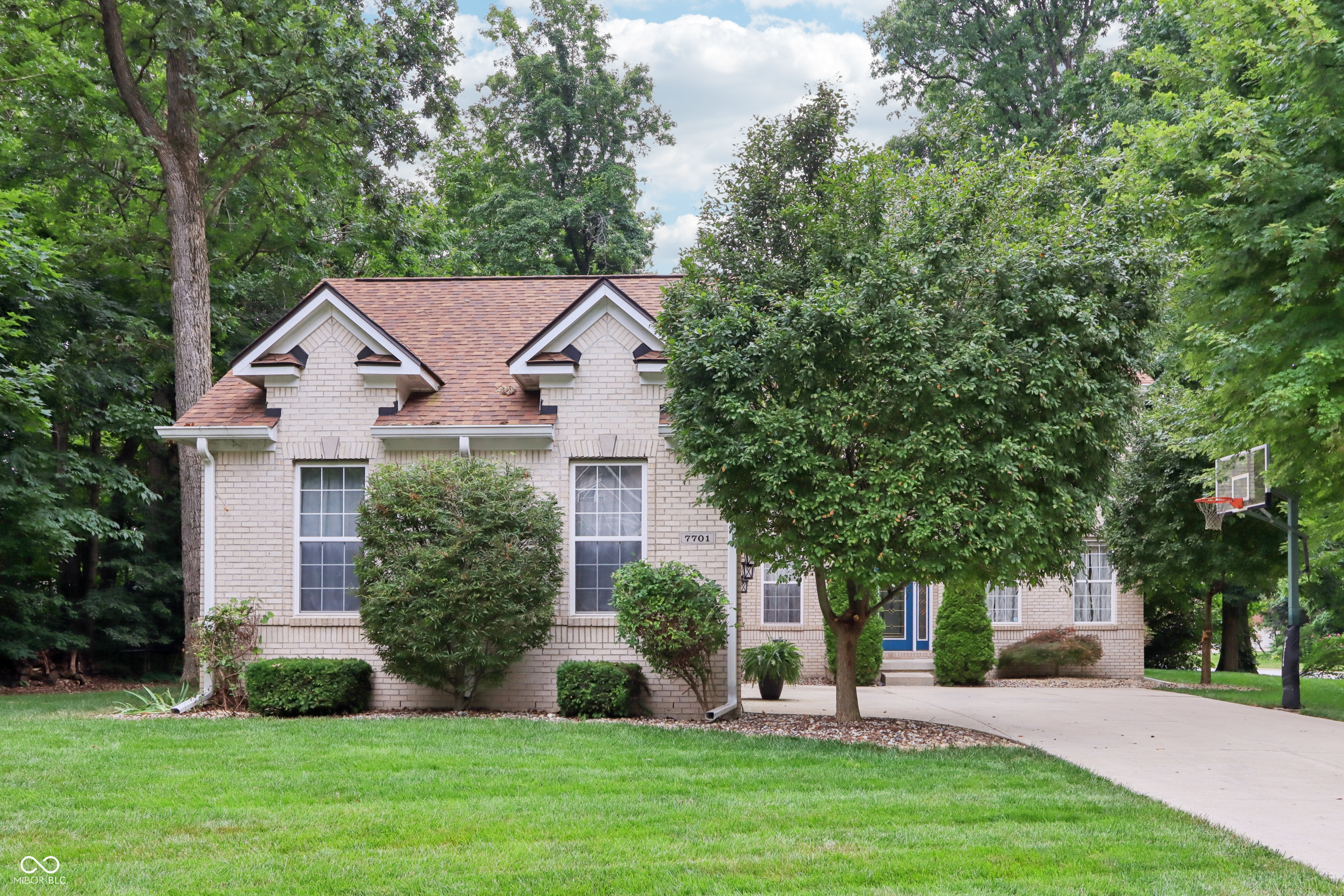 7701 Black Walnut Drive Avon IN 46123