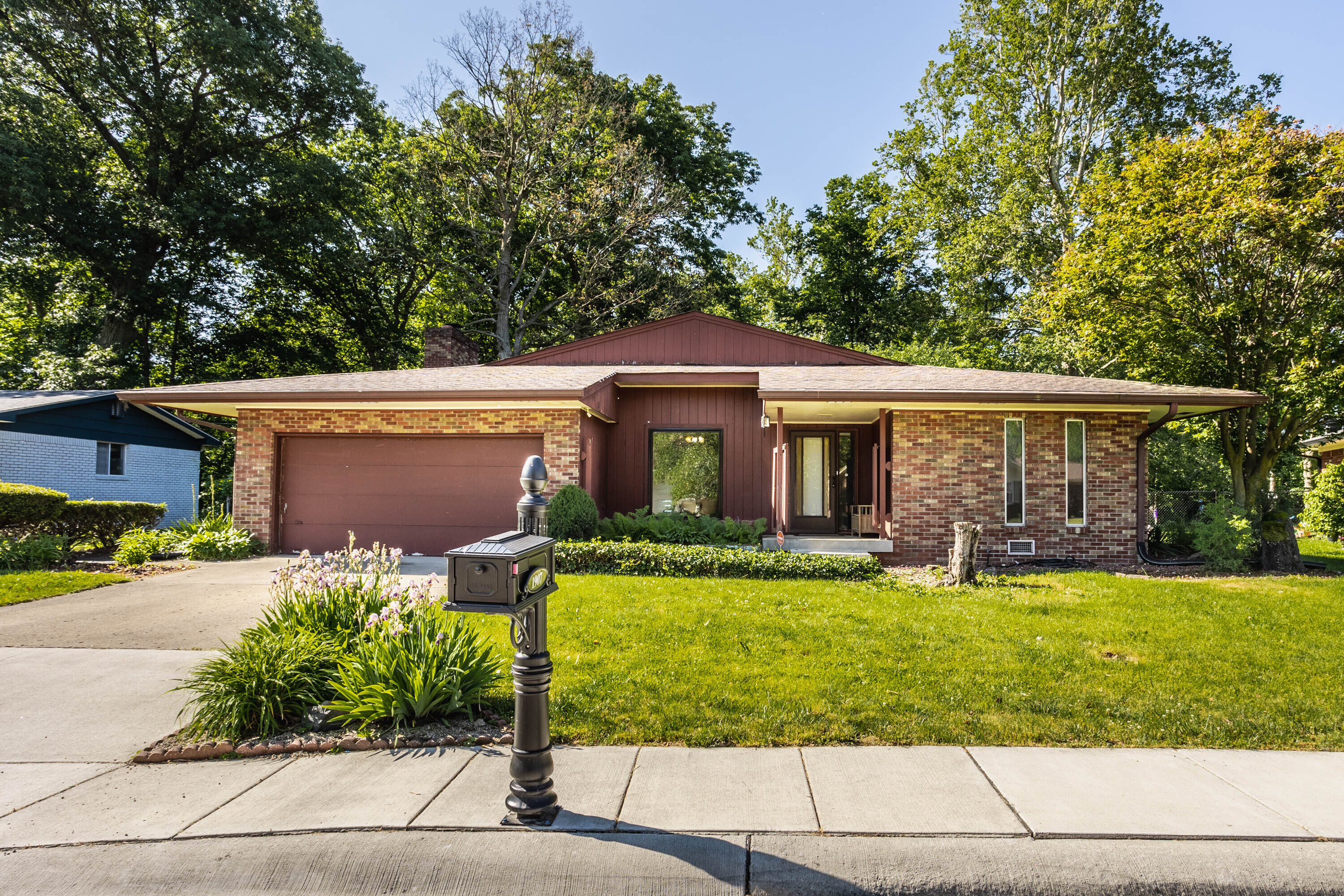 1907 Salem Square Indianapolis IN 46227