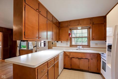 7702 Lindsay Drive Indianapolis IN 46214