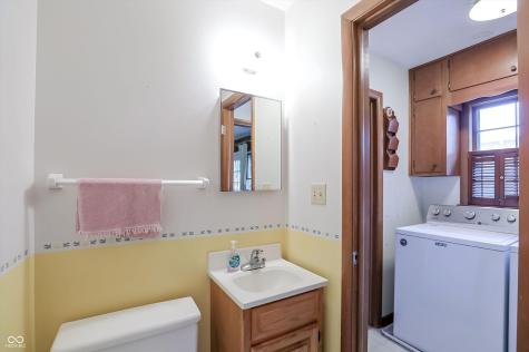 7702 Lindsay Drive Indianapolis IN 46214