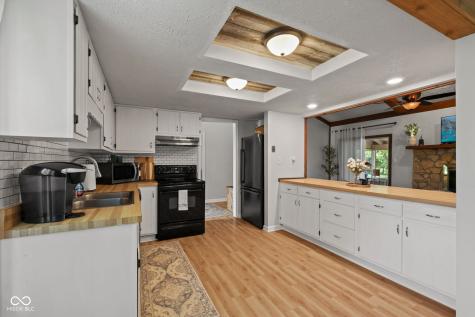 1092 S Quail Court New Palestine IN 46163